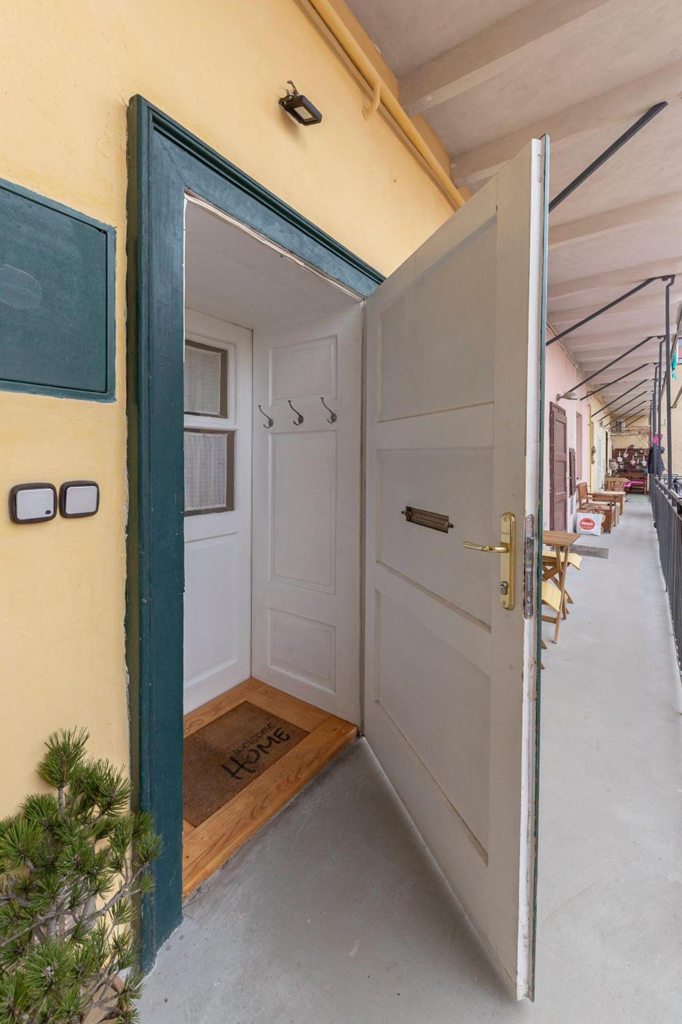 Historical Caserne Apartment Ljubljana Extérieur photo