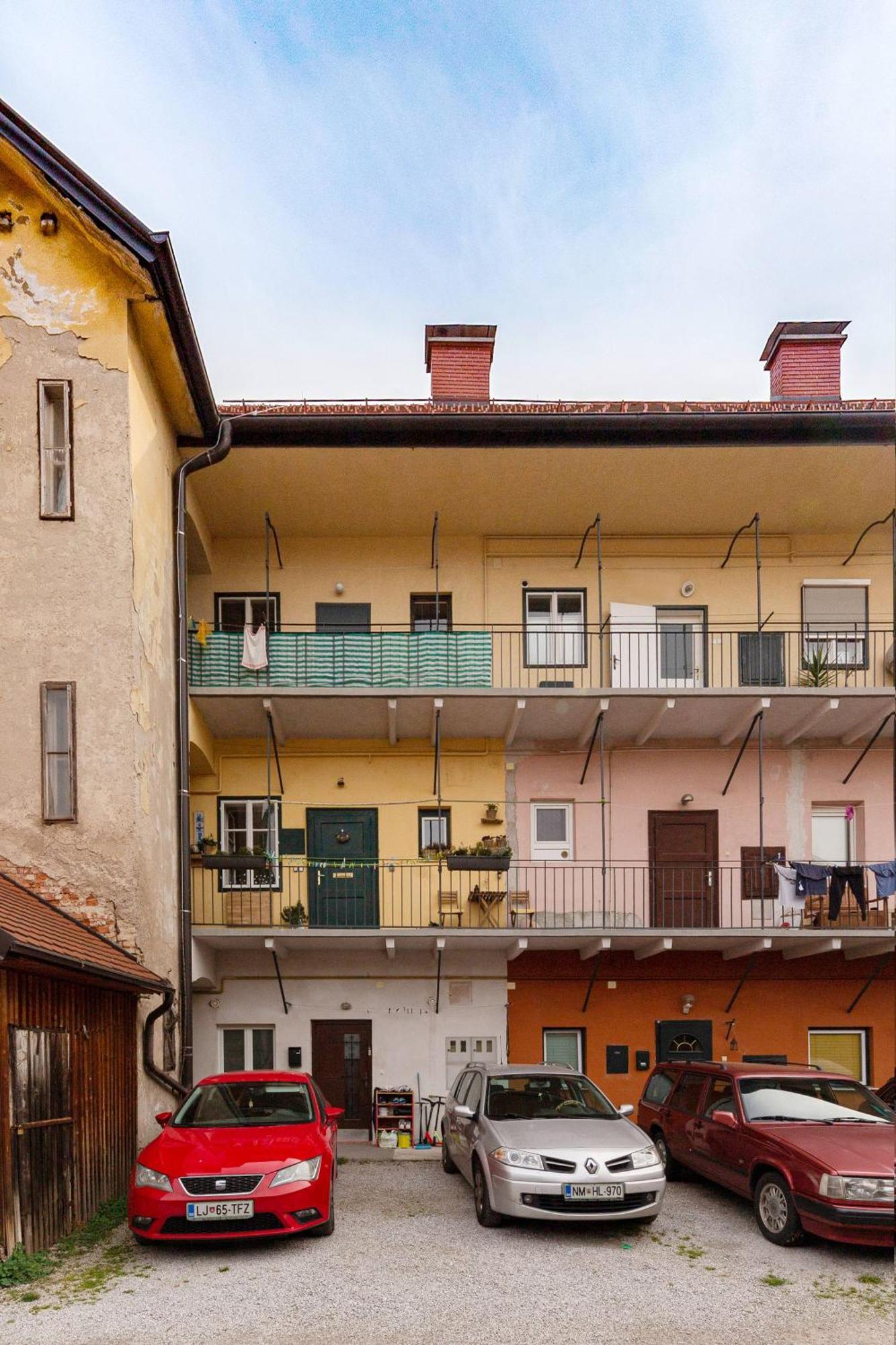 Historical Caserne Apartment Ljubljana Extérieur photo